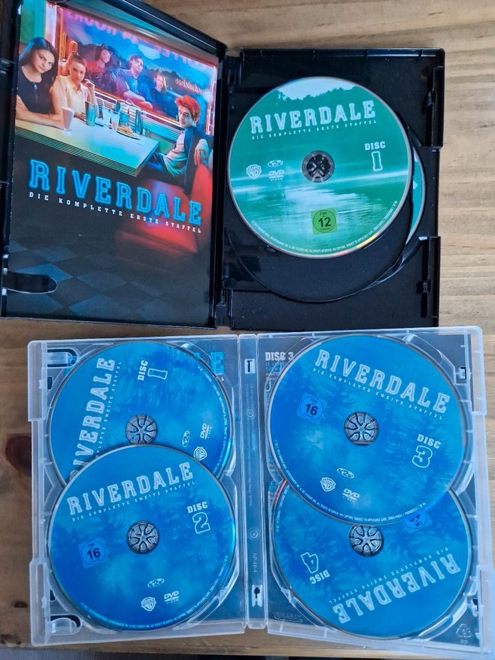 DVD Riverdale Staffel 1 und 2 in Varel