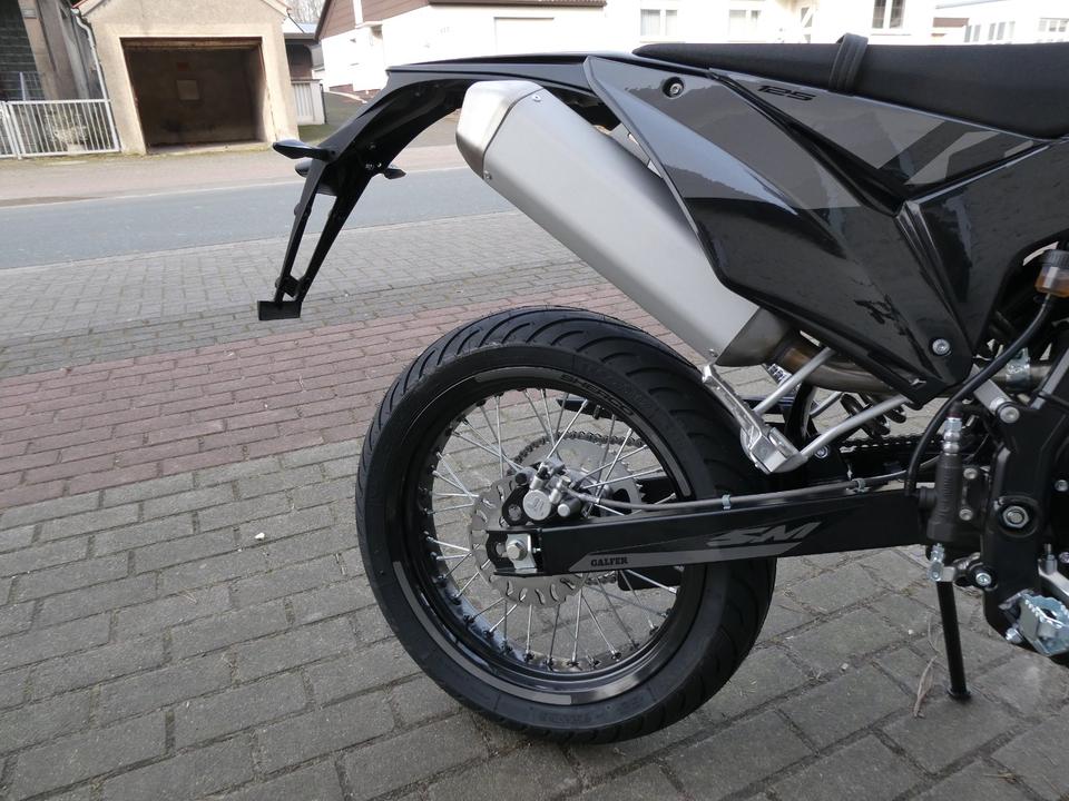 Neufahrzeug Motorrad Sherco 125 4T SM-RS Blackmoon Supermoto in Horn-Bad Meinberg