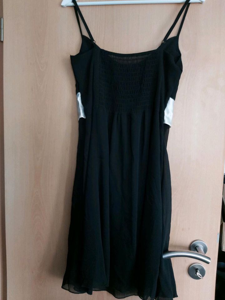 Kleid Größe M/38 in Remscheid