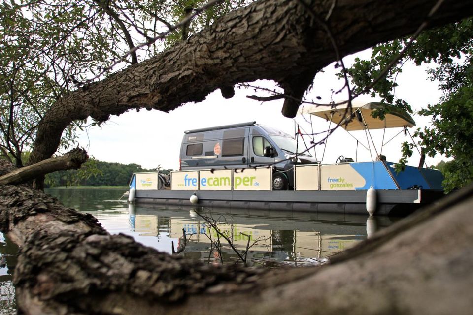 Camping auf dem Wasser - freecamper® in Vipperow