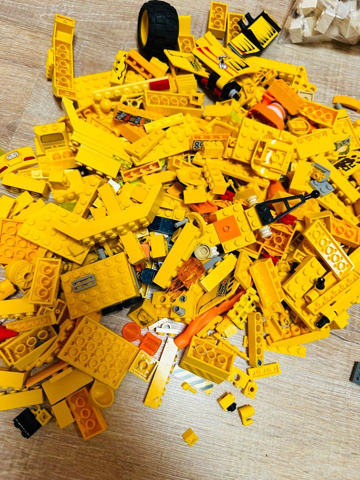 Lego Mischkiste bunt verschiede Bausteine in Merzenich