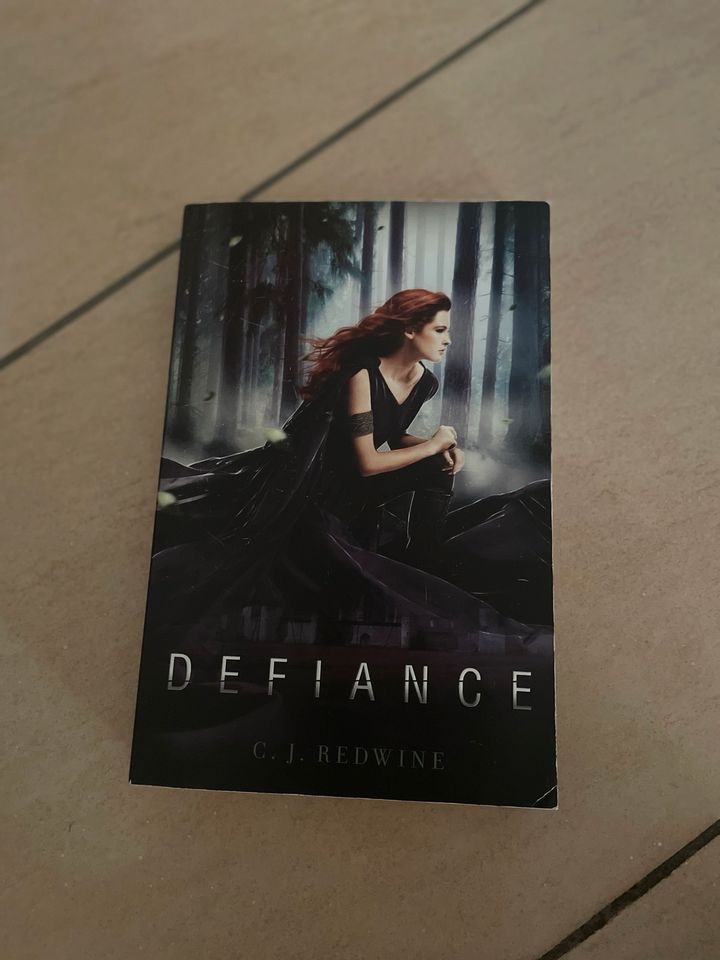 C. J. Redwine Defiance Buch in Lambsheim