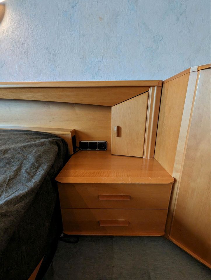 Schlafzimmer-Einrichtung | Doppelbett | Kommoden in Rohrdorf