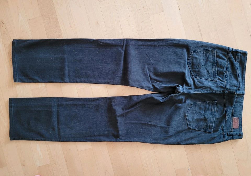 Schwarze Esprit Denim Damenhose Star straight Jeanshose 28/34 in Stuttgart