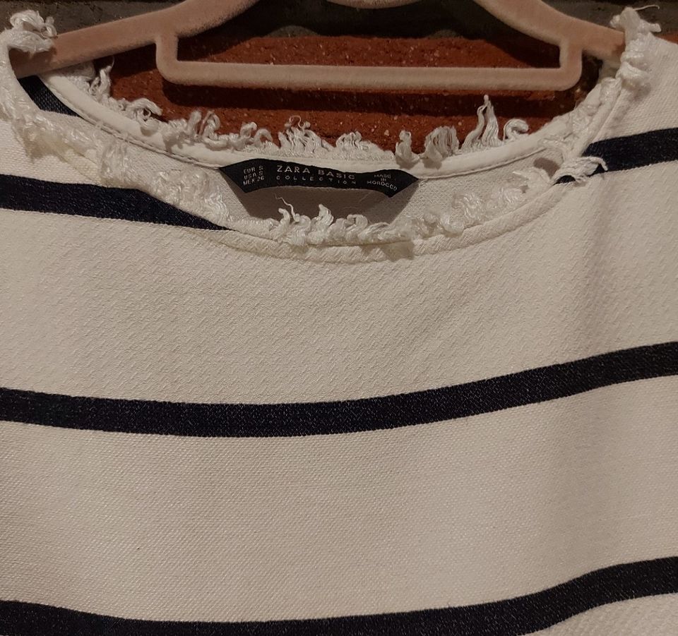 Zara Shirt / Pullover mit Fransen - Gr. S in Hatten
