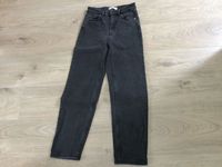 Jeans schwarz Größe 34 Mom-Jeans Pull&Bear Nordrhein-Westfalen - Kranenburg Vorschau