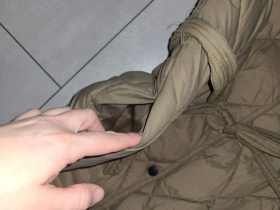 Damen Jacke Daunenjacke Khaki übergangsjacke in Hildesheim