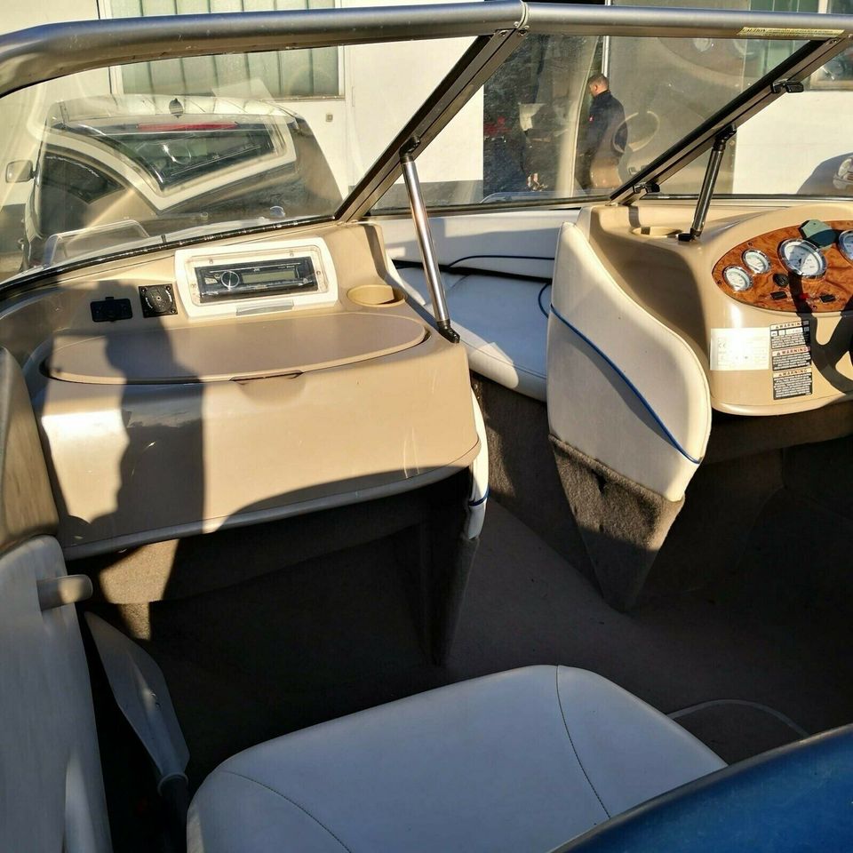 Bayliner 195 Bowrider Motorboot mit Trailer Brenderup Sundeck in Goldbach