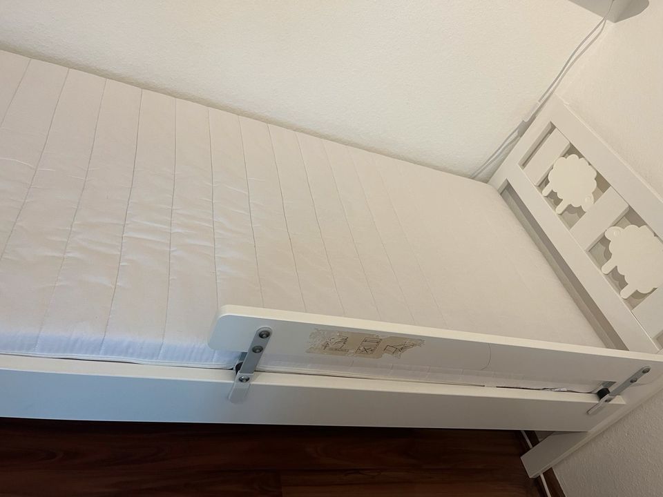 Kinderbett Ikea Kritter 70X160cm inkl (neuwertiger) Matratze in Stuttgart