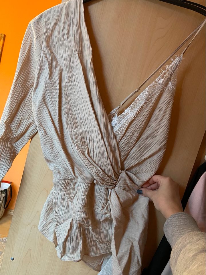 Asymmetrisches Top von Zara, beige Größe M Neu mit Etikett NP 40€ in Bremen