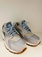 Nike Huarache Blau Damen Sneaker 36 Niedersachsen - Göttingen Vorschau