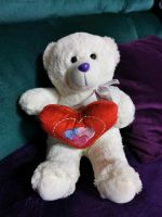 Kuscheltier - Eisbär - Teddybär mit Herz - Geschenk - Muttertag Niedersachsen - Wrestedt Vorschau