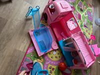 Barbie Campingwagen mit Pool und viel Zubehör Bayern - Gersthofen Vorschau