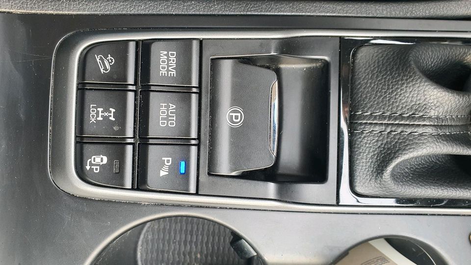 Hyundai Tucson 1,6 Premium.  Voll, Panorama, Automatik, Leder in Neuss
