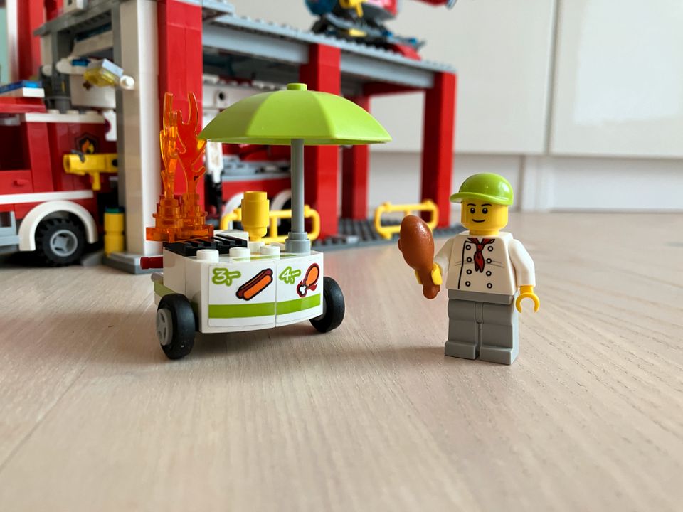 LEGO® 60110 Große Feuerwehrstation; komplett zum zusammenbauen in Langenzenn