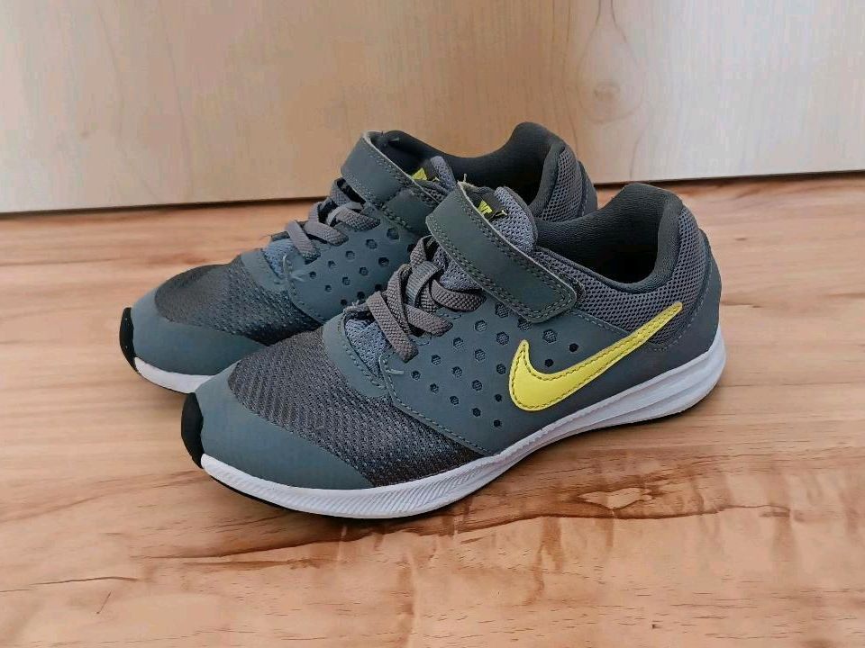 NIKE Sneaker/Turnschuhe Gr.31,grau-gelb,kaum getragen,TOP Zustand in  Rheinland-Pfalz - Kusel | Gebrauchte Kinderschuhe Größe 31 kaufen | eBay  Kleinanzeigen ist jetzt Kleinanzeigen