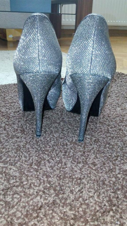 High Heels Pumps Peeptoe Gr 38 in Oerlinghausen