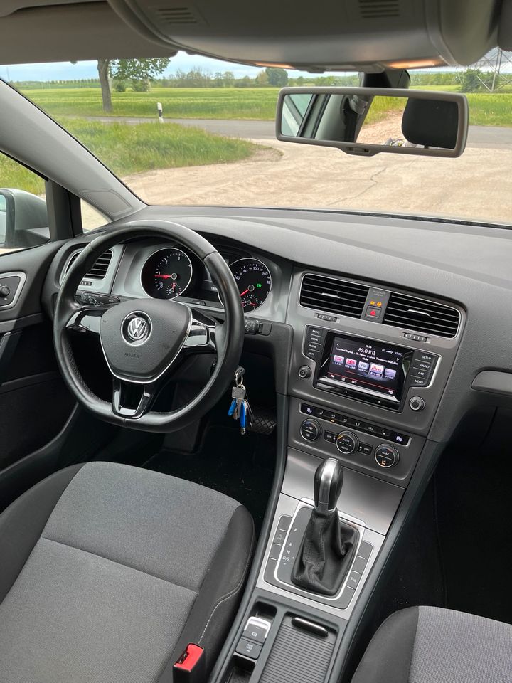 VW Auto Golf 7 Automatik inkl. Sommer- und Winterreifen in Querfurt