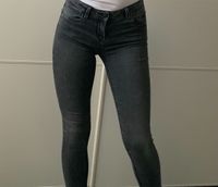 Zara skinny Jeans low mid waist rise schwarz stretch xs s 36 Hose Nordrhein-Westfalen - Hagen Vorschau