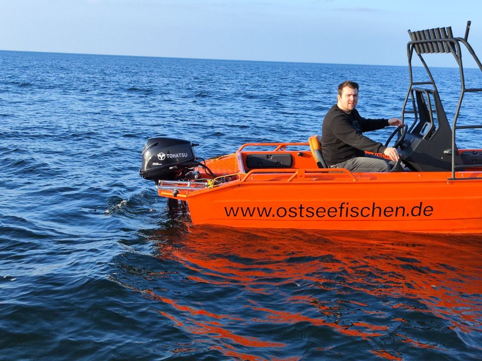 Zackenbarsch 15PS Führerscheinfrei Mietboot Wochenende Angelboot in Lütjenburg