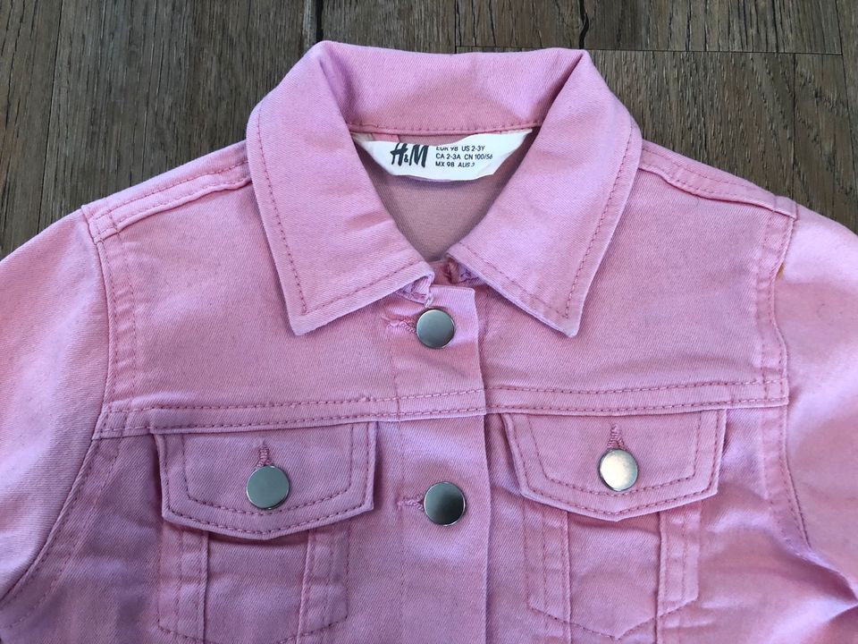 Jeansjacke H&M 98 neuwertig rosa in Laatzen