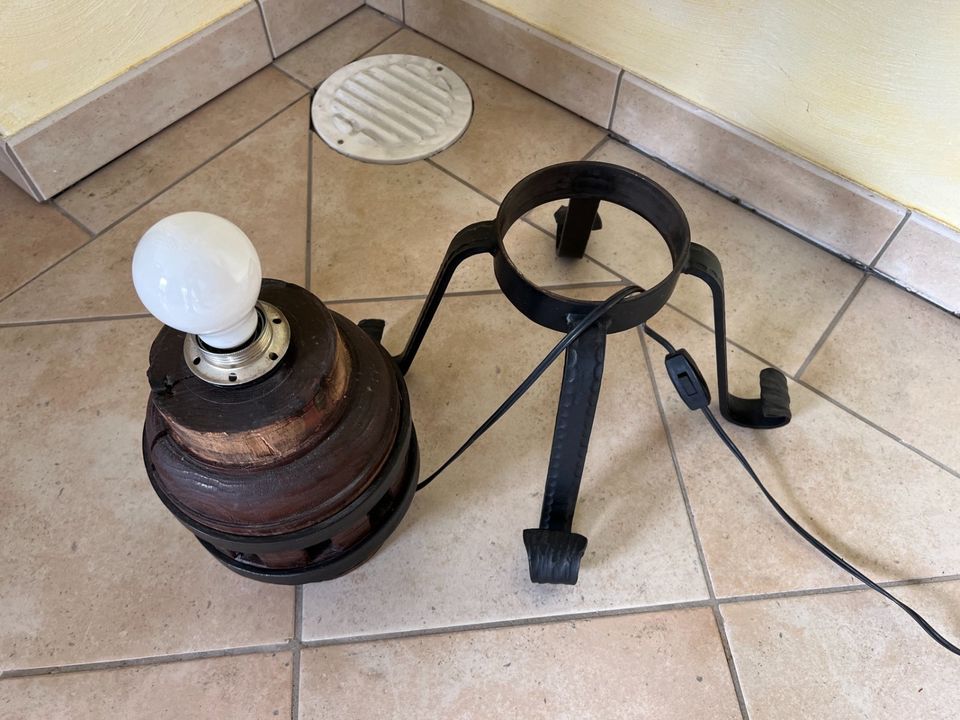 Antike Stehlampe Vintage 100cm hoch mit massiven Fuß in Bocholt