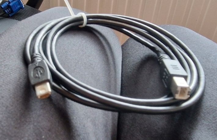 verschiedene Kabel Cinch, USB, Toslink, HDMI in Berlin