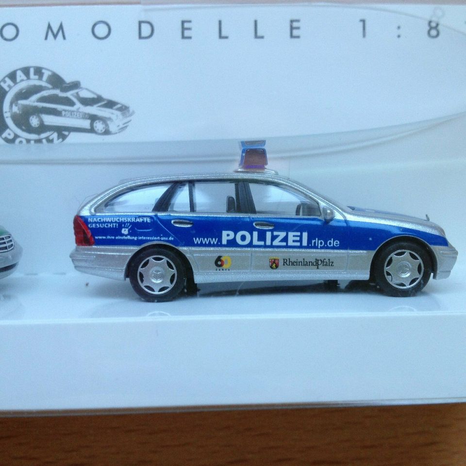 Busch Modelle, Mercedes-Benz C-Klasse, Polizei-Set, 1:87 in Freising