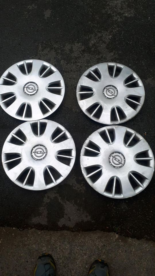 Opel Radkappen 15" Corsa D, Meriva Astra Vecctra in Lage