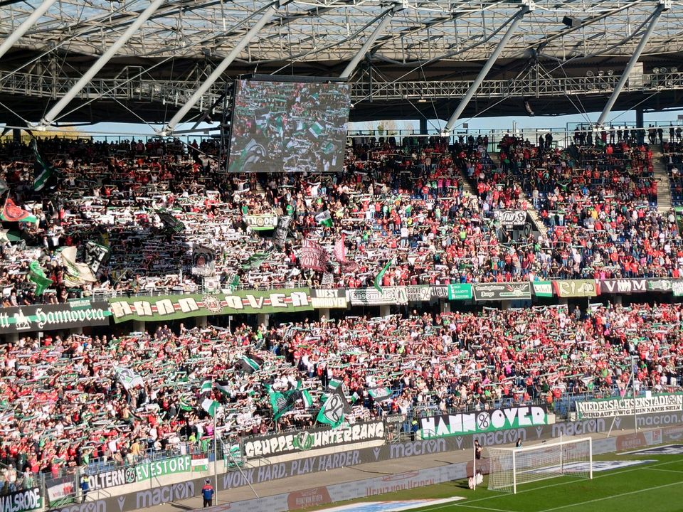 Hannover 96 Fanblock Nordkurve Ticket Dauerkarte in Langenhagen