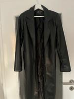 Schwarzer Kunstleder Trenchcoat Nordrhein-Westfalen - Wesel Vorschau