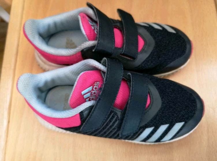 Adidas Sport Sneakers Gr. 28 in Bramsche