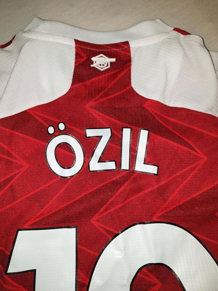 Arsenal Trikot Mesut Özil signiert ManU Liverpool Real Madrid in Oberhausen