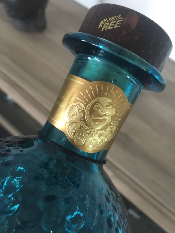 Gin Mermaid Flasche blau leer Deko in Heusweiler