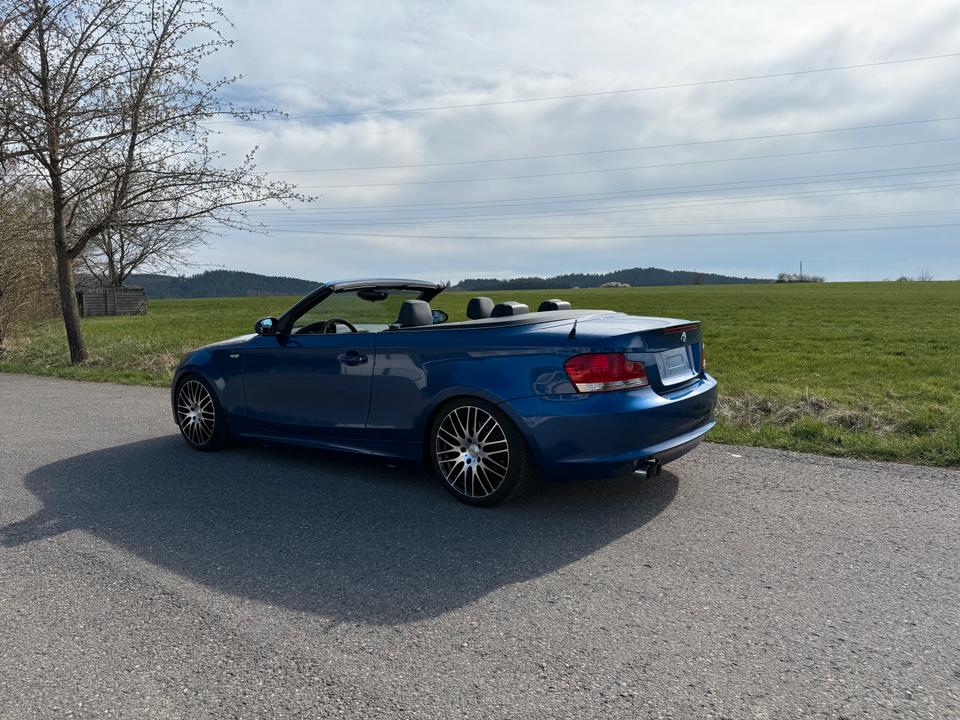 BMW 118i Cabrio | Montegoblau | H&R Federn | BMW Perform. Auspuff in Aldingen