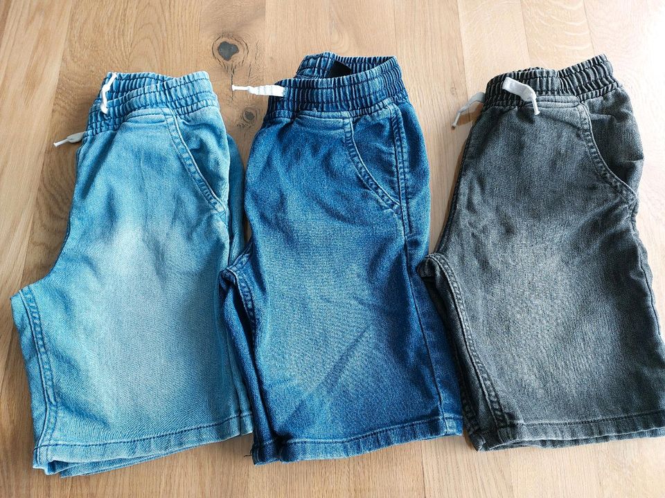 Kurze Hosen Shorts h & m Größe 134 in Bitburg