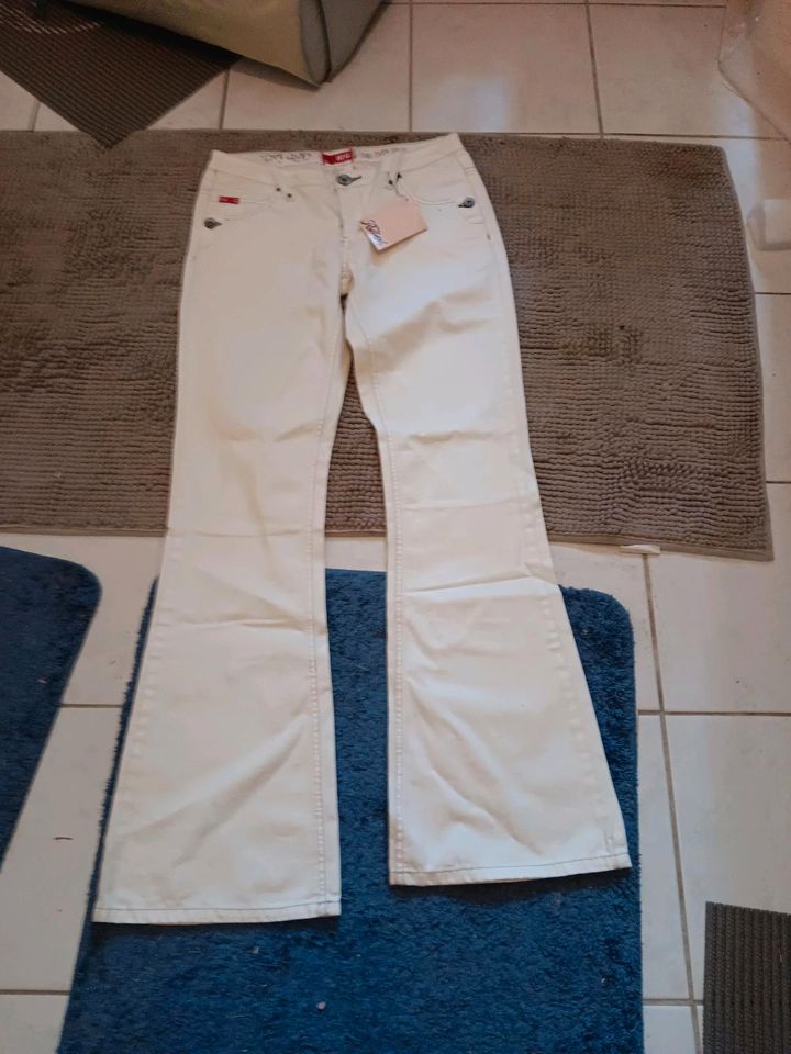 Jeans  hose Größe  176 in Schwichtenberg