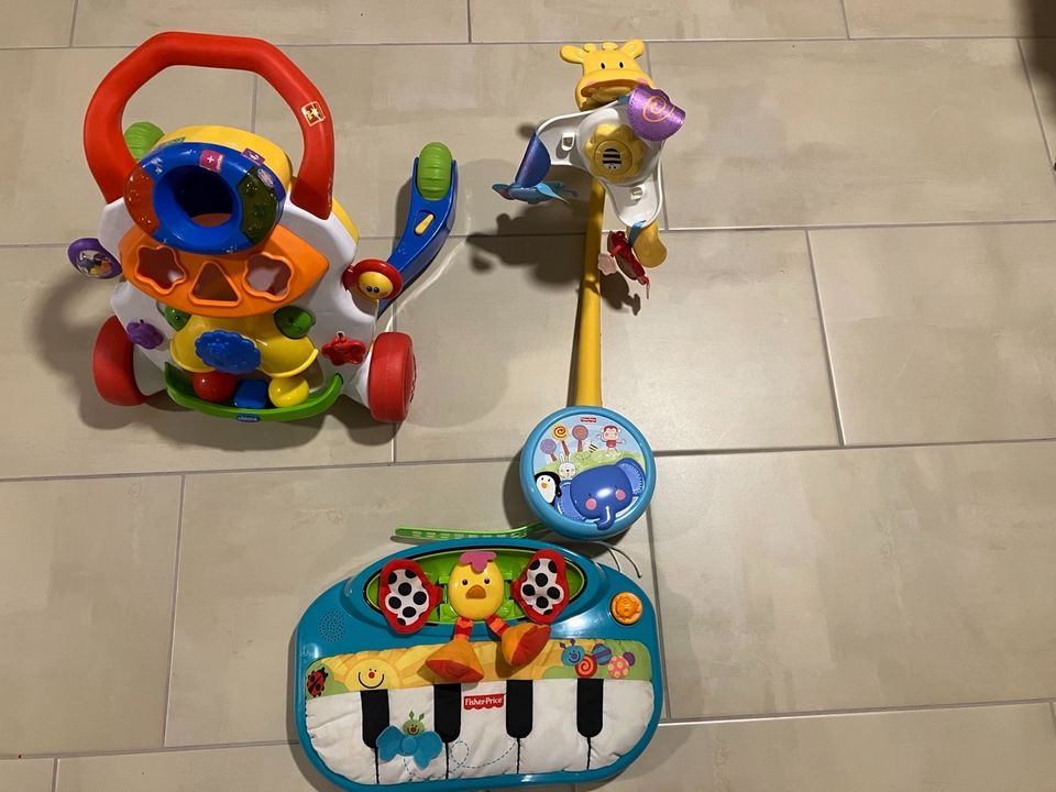 Fisher Price & chicco 3er Set: Mobile + Soft Piano + Laufwagen in Vohburg an der Donau