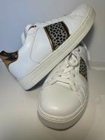 Graceland Sneaker Gr. 38 weiß mit Gold & Leo-Details Top Zustand Düsseldorf - Lörick Vorschau