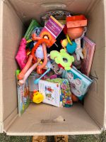 Kiste mit kinderspielsachen zu verschenken Spielzeug Bücher Brandenburg - Luckau Vorschau