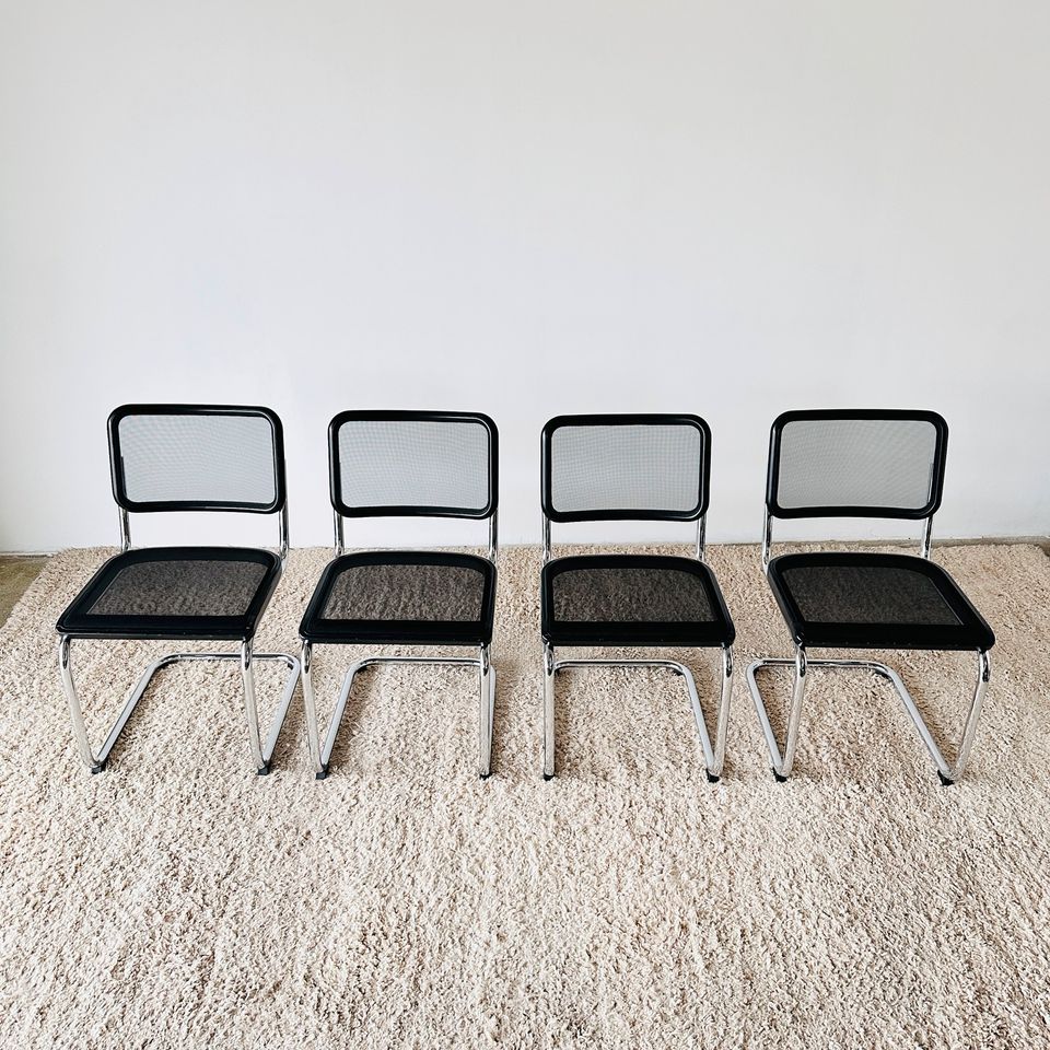 4x Thonet S32 N Freischwinger Stühle / Netz | Marcel Breuer / Mart Stam Design | Designklassiker in Düsseldorf