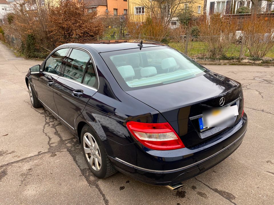 Mercedes-Benz C200CGI Autom.Eleg.2.Hd,Xenon.Langstrecke,Standheiz in Stuttgart