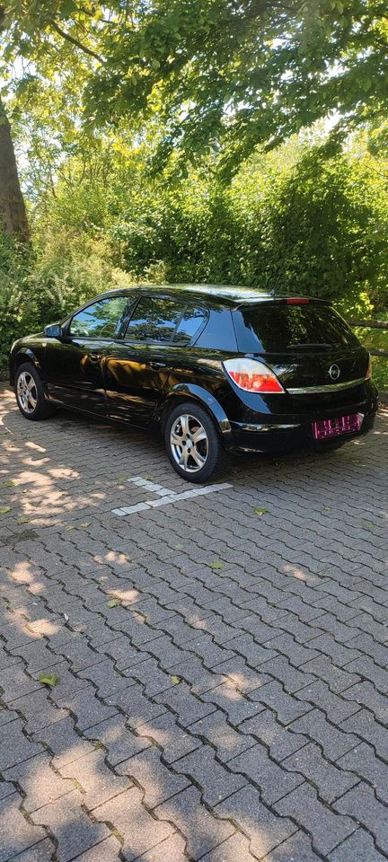 Opel Astra H 1.4 - 94.000 km - TÜV Neu! in Tamm