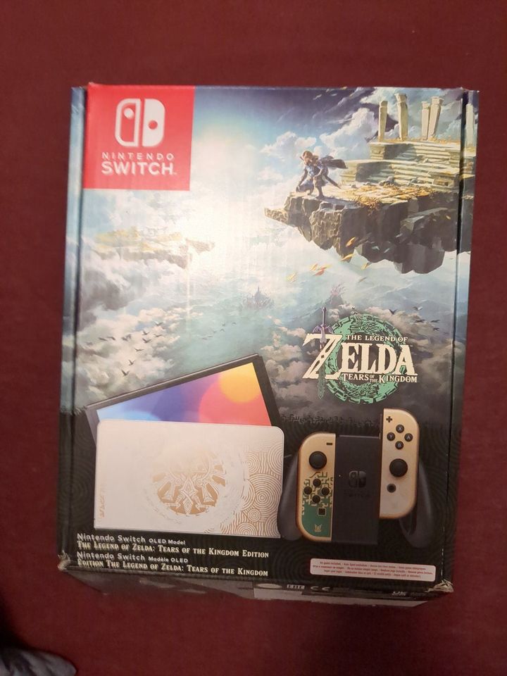 Nintendo Switch 64 GB OLED Zelda Edition in Hamburg