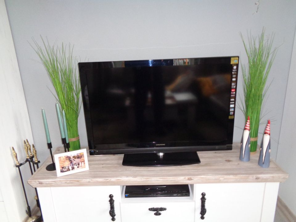 FERNSEHER LED Grundig 40 Zoll in Latendorf