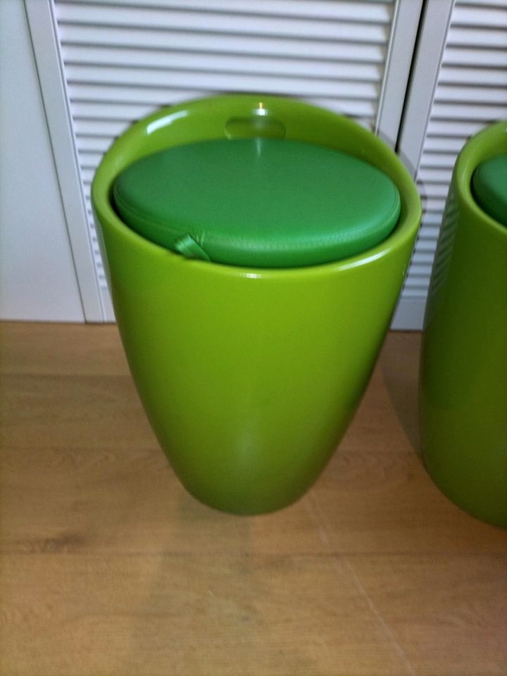 2 Höcker Stuhl  in Farbe grün. Sehr gut erhalten in Berlin