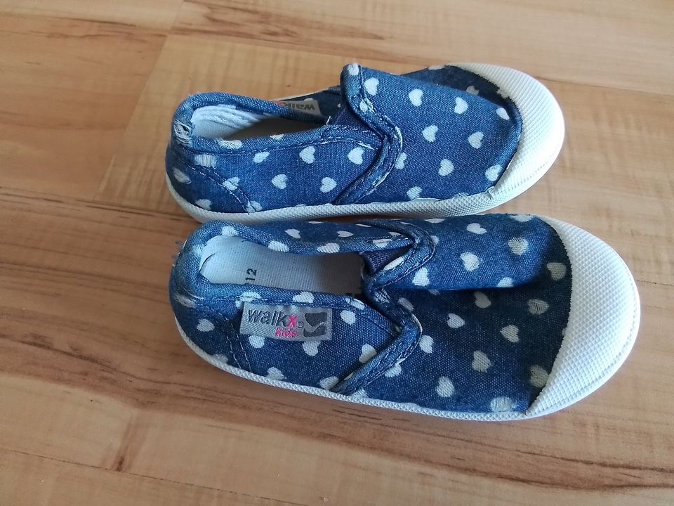 Diverse Schuhe Gummistiefel Sneaker Flip Flops Gr. 22 ab 2€ in Freienwill (bei Flensburg)