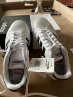 Adidas Sportschuhe ungetragen neu Gr. 7 Niedersachsen - Buchholz (Aller) Vorschau
