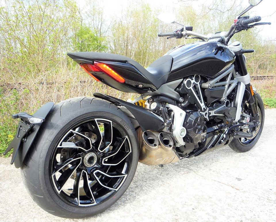 Ducati XDiavel S  X Diavel S wenig Kilometer Scheckheft in Bocholt