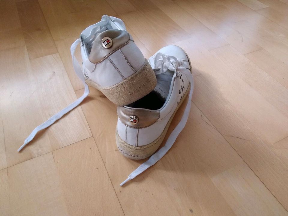 Tommy Hilfiger Sneaker weiß  Gr.40 in Mettmann